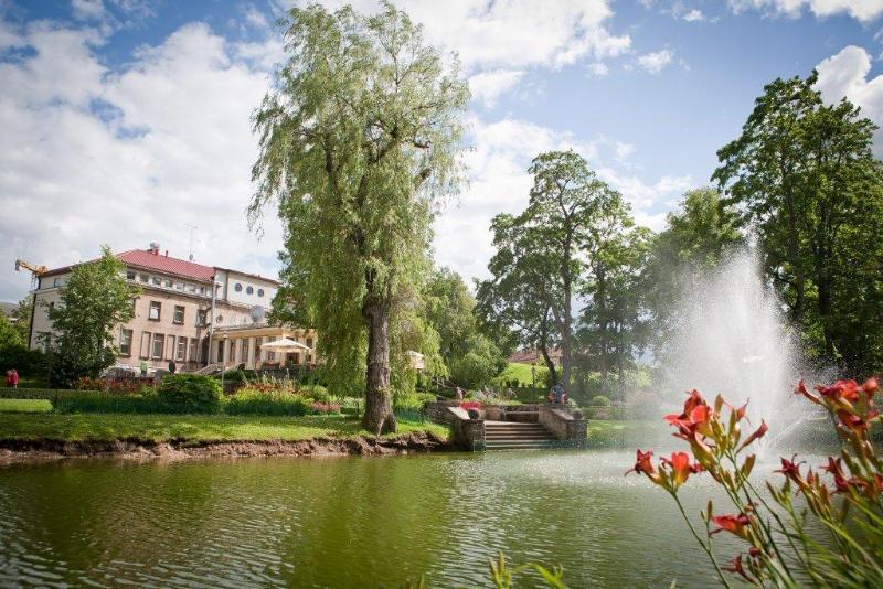 Hotel Cesis Exterior photo